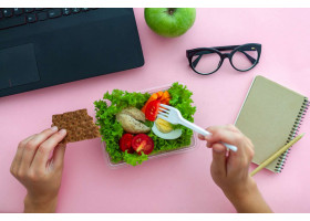 Здоровое питание для занятых людей: Как поддерживать баланс и питаться правильно в быстром темпе современной жизни